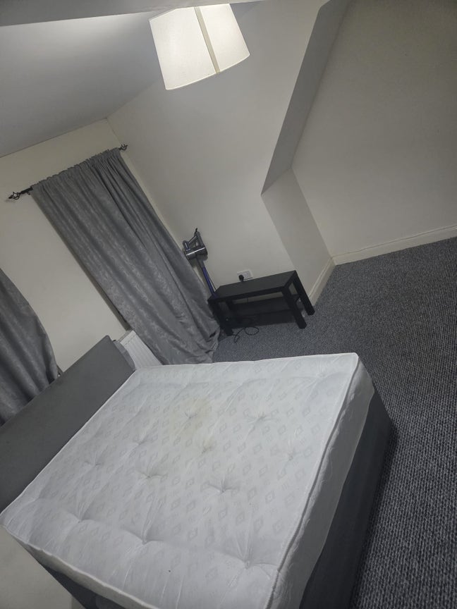  furnished double room in a peaceful flat.  Main Photo