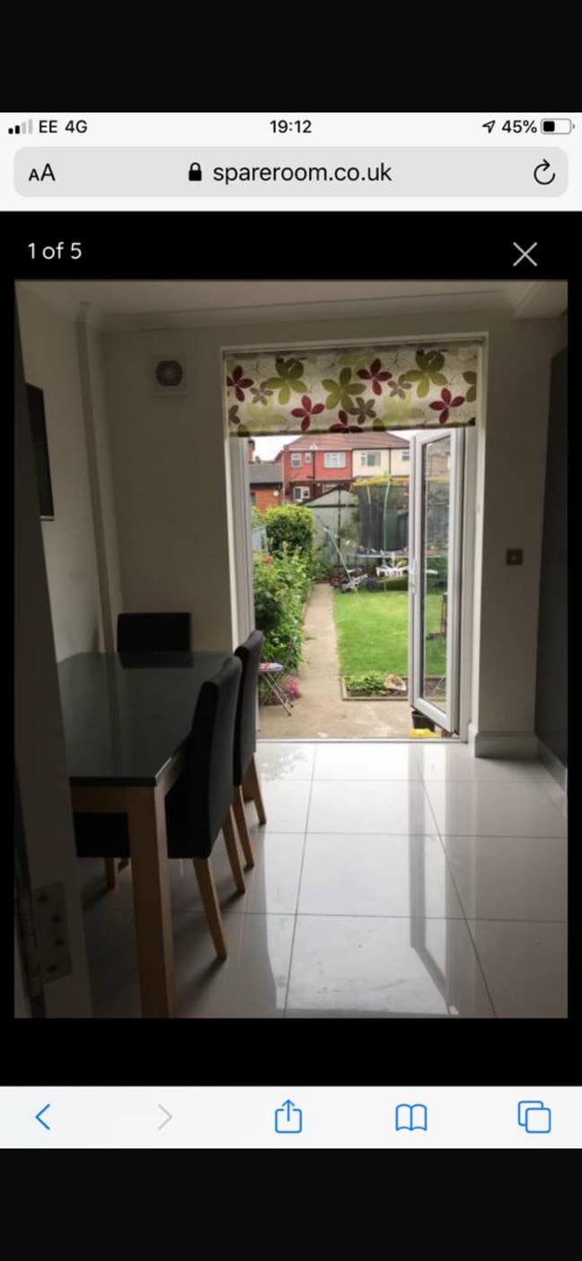 En-Suite room in family home  Main Photo