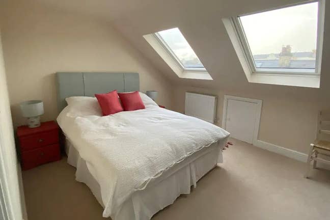 Lovely large room to rent in house in Brixton Main Photo