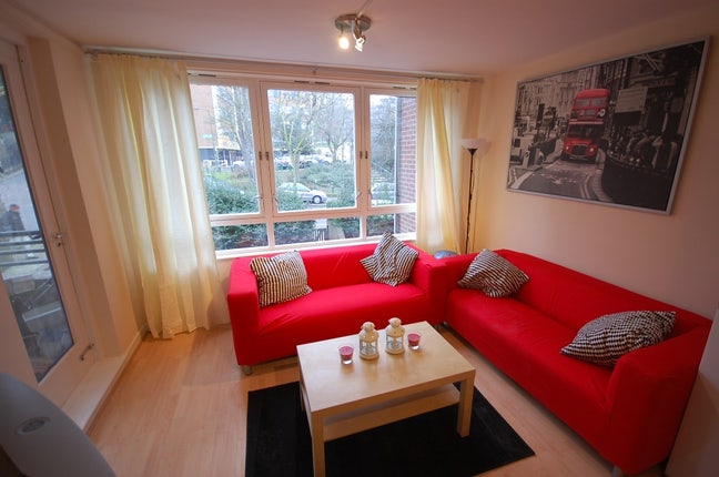 Double en-suite room in Southfields (bills incl.) Main Photo