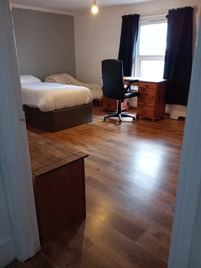 Zero Deposit Large Double room Main Photo