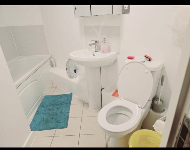 Double Room Available  Main Photo