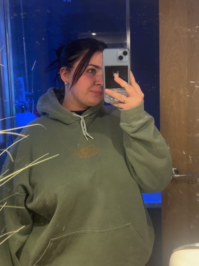 Individual Female, Looking for housing Main Photo