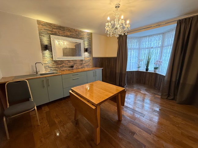 Double room to let Main Photo