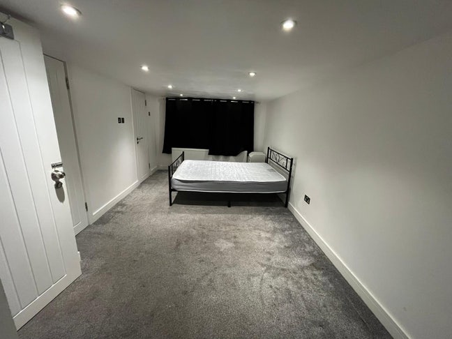 Large and Furnished rooms in Rainham  Main Photo