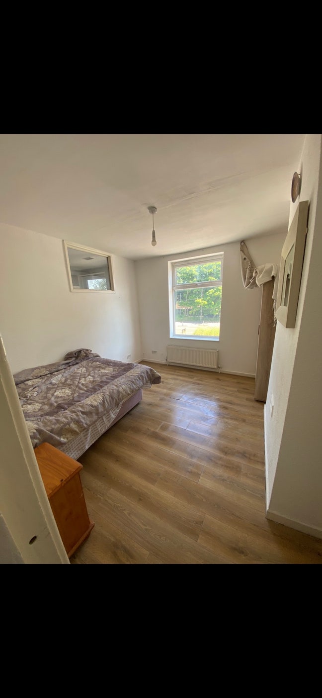 One bed flats near Stretford Mall on the main road Main Photo