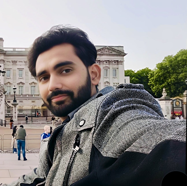 Seeking a share room for 250 pcm Main Photo