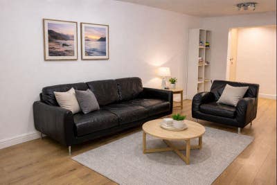 Nice & sunny Double room in beautiful home Main Photo