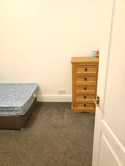 Room available for rent  Main Photo