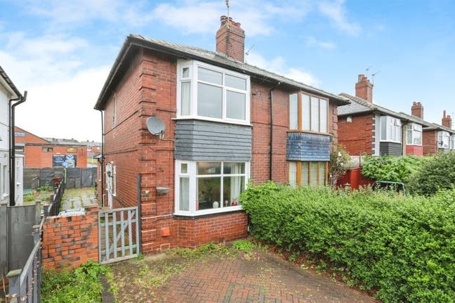 Double Room in Peaceful Leeds Home  Main Photo