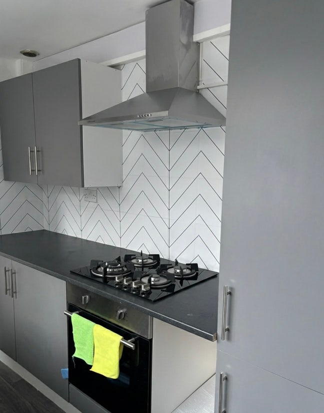 3 double bed newly renovated property  Main Photo