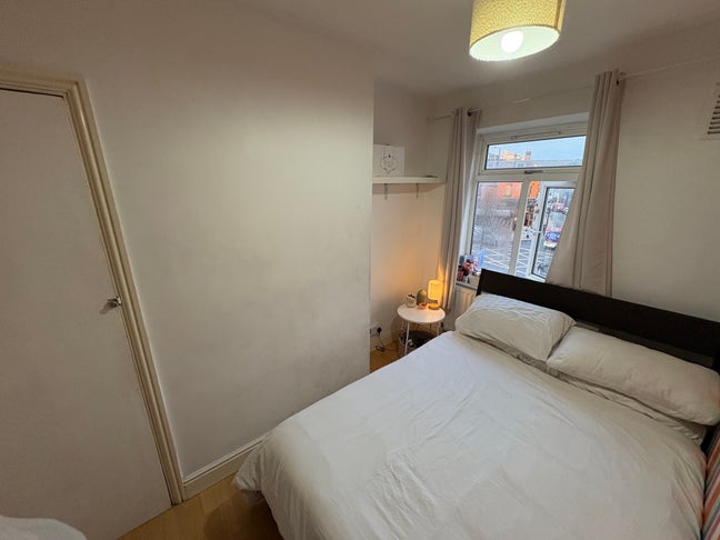 Urgent Tenancy Takeover  Main Photo