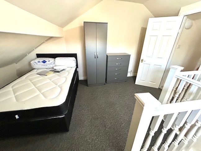 🏡Home In Handsworth for UC+PIP Tenants Only Main Photo