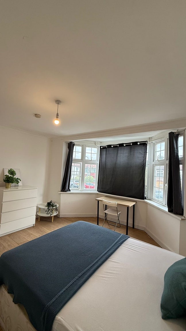 Super Cheap& Spacious Double Room Ready to Move In Main Photo