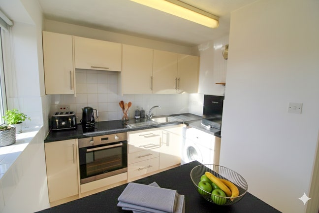 Modern 1 Bed Flat in CB1, Available NOW! (88TG) Main Photo