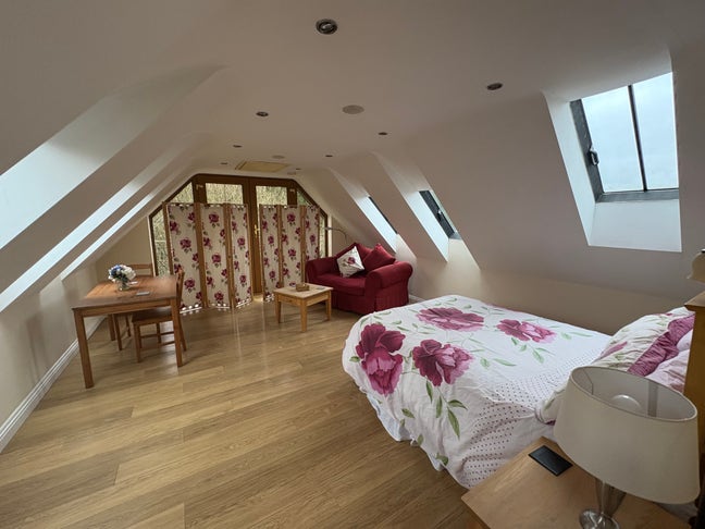 Peaceful Flat with River Views & Parking Main Photo