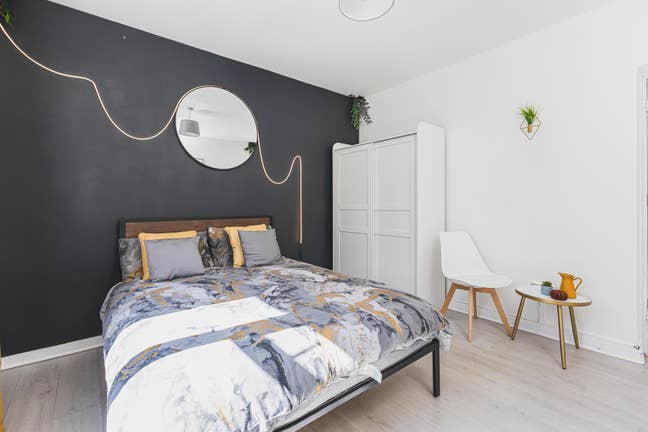 2 bed flat in Old Street, Bills Incl.  Main Photo