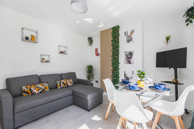 2 bed flat in Old Street, Bills Incl.  Main Photo