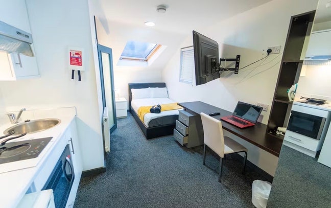 On Offer! 🔥Charming  Studio Next to Uob Main Photo