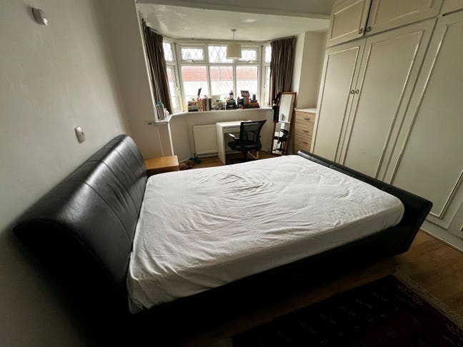 Cosy Room in Female House Share Main Photo