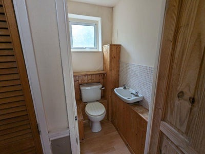 Double Room for Rent – Clean & Furnished Main Photo