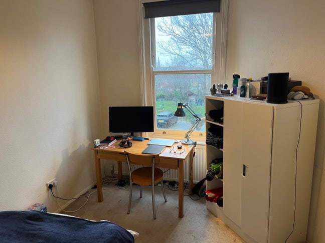 Double bedroom 10 minute walk from Acton Mainline Main Photo