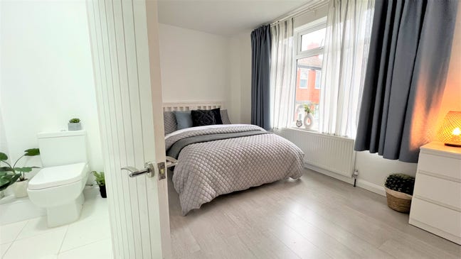 Double Ensuite | Deposit Free Option | Near Strand Main Photo
