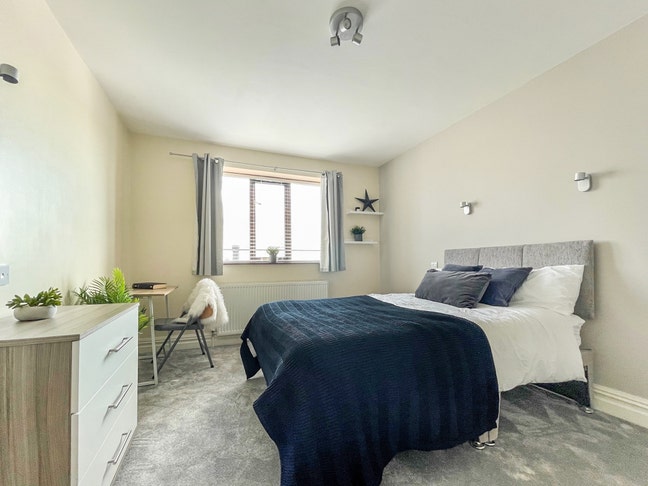 🏡 February -Newly decorated - 15 min walk to 🏥   Main Photo