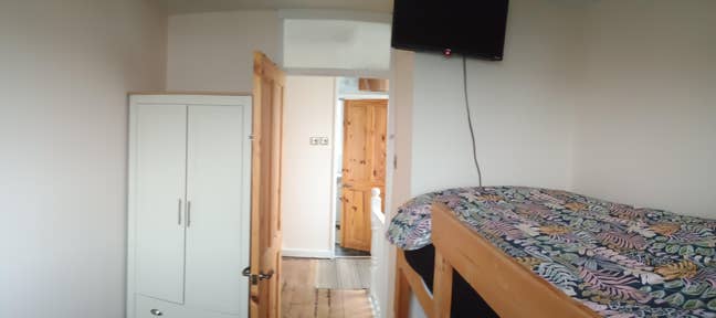 Single furnished spare room   Main Photo