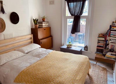 A cosy double room available for 4-5 months only  Main Photo