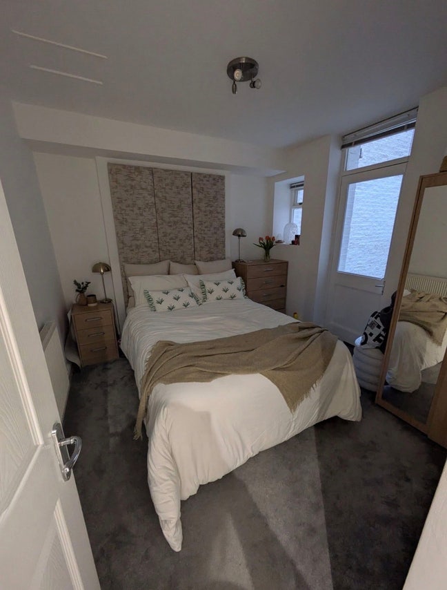 Two-bed flat share in Paddington Main Photo