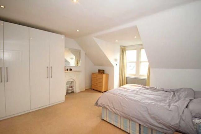 Spacious Room Near Ealing Broadway W5 Main Photo