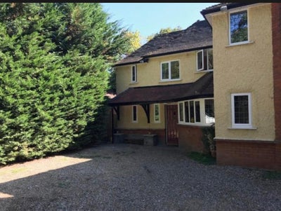En-suite rooms in a private guest house  Main Photo