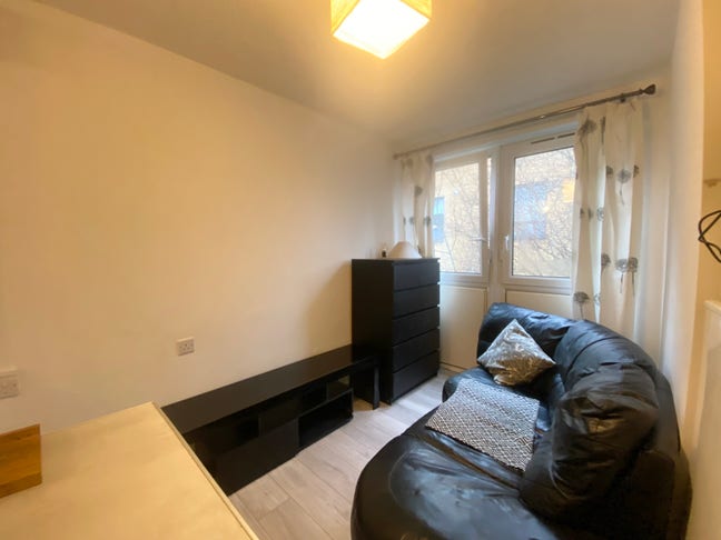 1 - Bedroom Flat Available in Camberwell  Main Photo