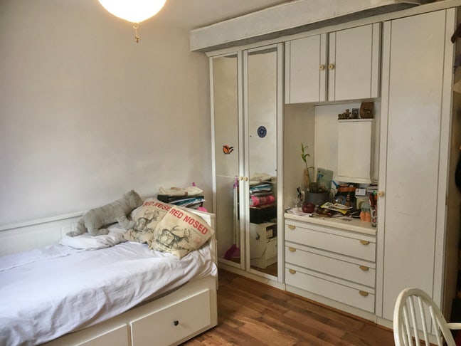 Spacious double room from 14 Feb, bills included Main Photo