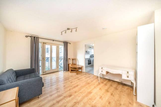 7WL - 2 Bed Flat, Winter Lodge, SE16 Main Photo