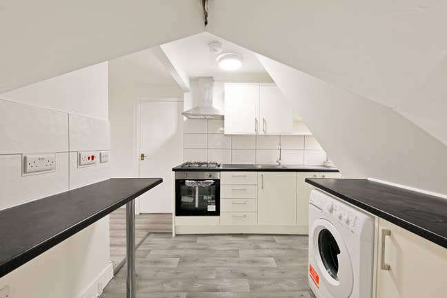 2Nd Floor One Double and One Single Bedroom Flat Main Photo