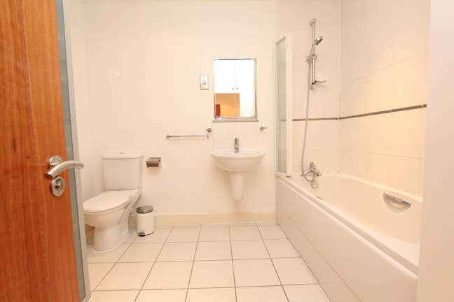 🏙️ Luxury Royal Docks! Main Photo