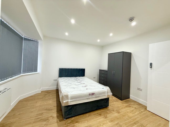Brand New Property | En-Suite Rooms ~All Bills Inc Main Photo