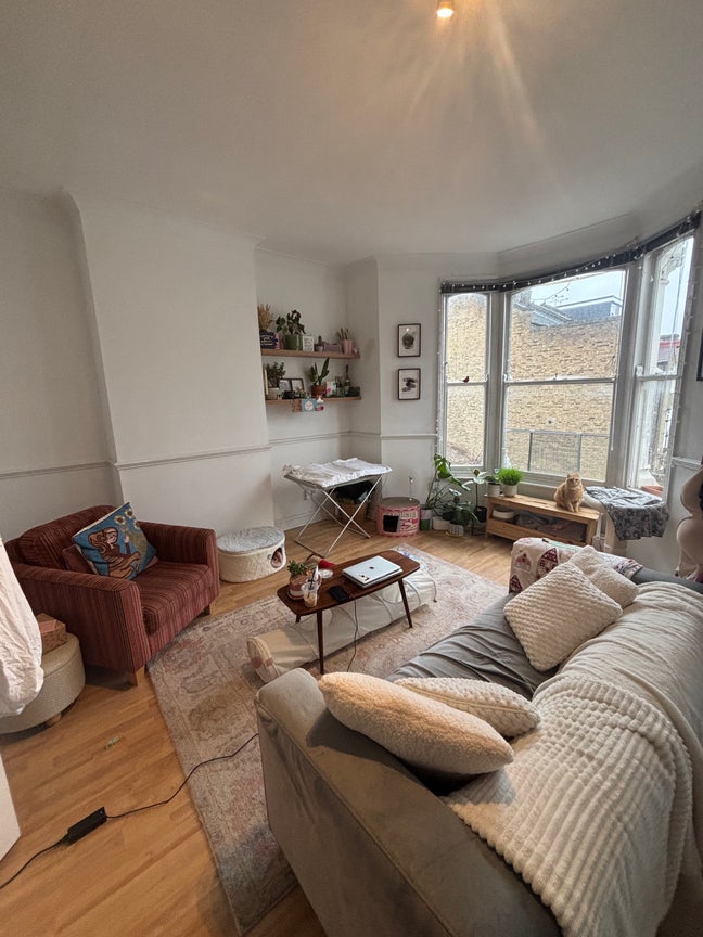 Lovely Newington Green Flat Main Photo
