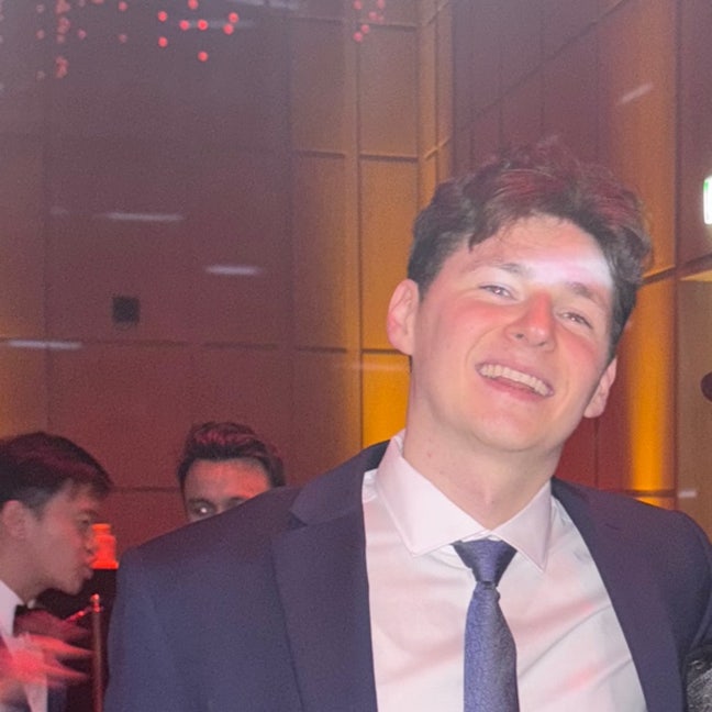 Looking to replace flatmate or to buddy up  Main Photo