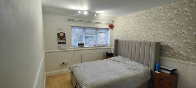 Large double room in Borehamwood  Main Photo