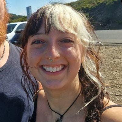 Friendly professional looking for a room Main Photo