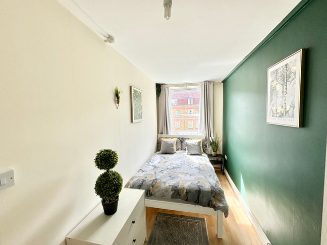 2 Doubles 5 min Walk to Parsons Green st. All Inc. Main Photo