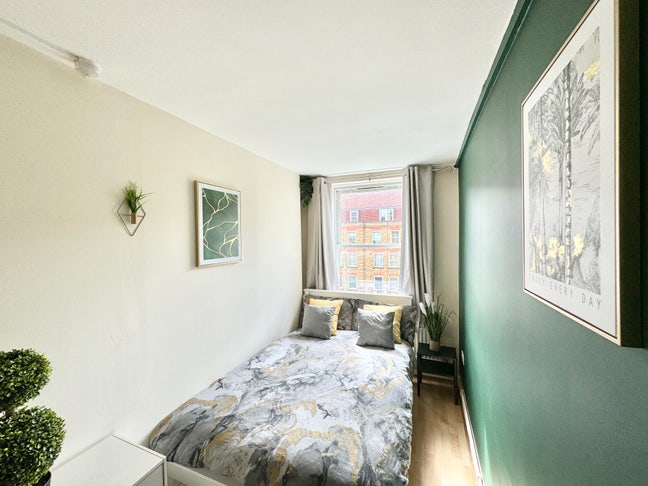 2 Doubles 5 min Walk to Parsons Green st. All Inc. Main Photo