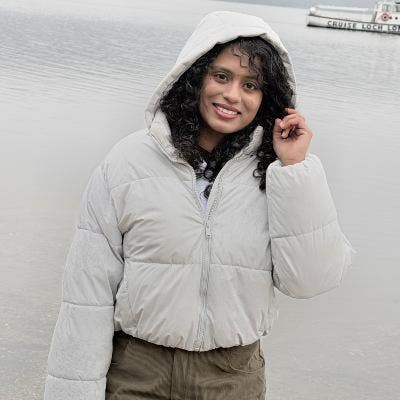 Professional Female seeks a single or double room Main Photo