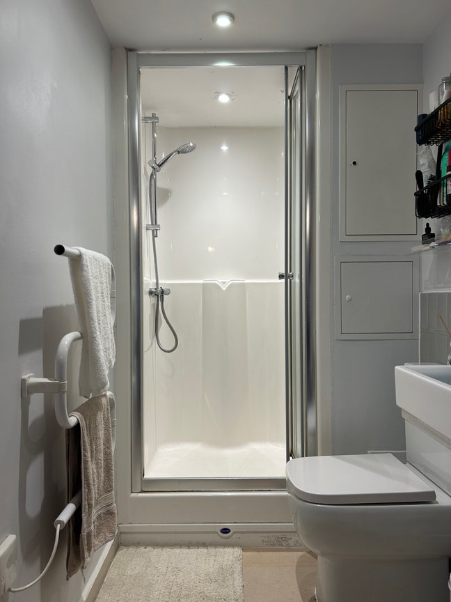 Bright Modern Duplex Flat with Mezzanine Bedroom  Main Photo