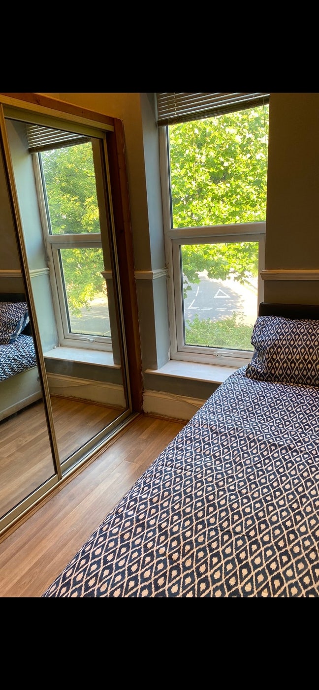 1 single rooms available, in large house share.  Main Photo