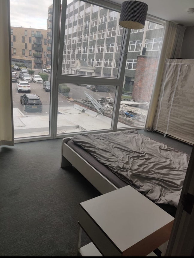 Modern En-Suite Room – Harrow on the Hill Main Photo