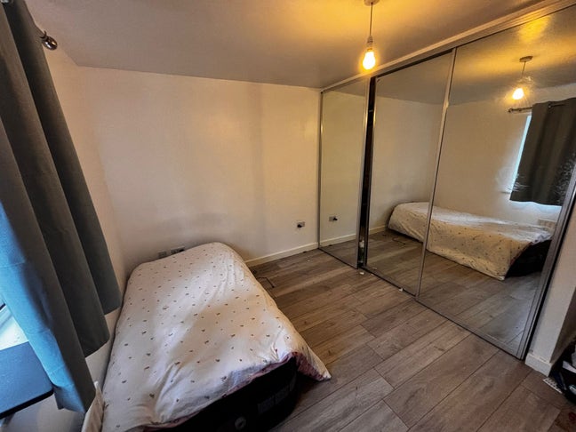 Two Rooms to Rent in Modern House in Gravesend Main Photo